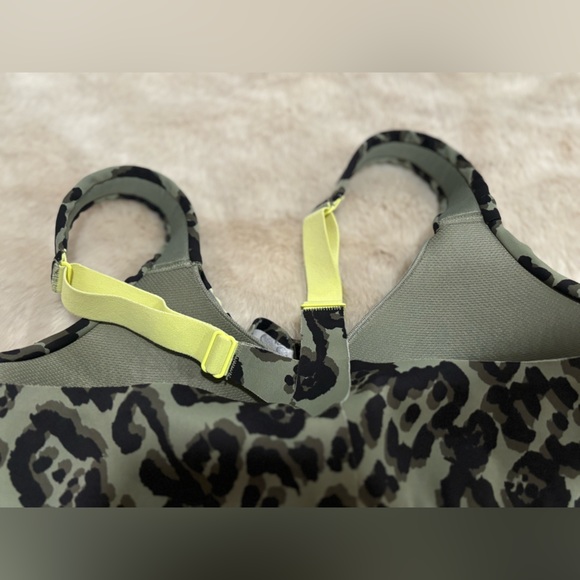 Victoria Secret 34c Incredible Knock Out Ultra Max like new - Picture 4 of 7